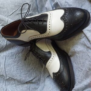 Allen Edmonds "Broadstreet" Oxford - Gently Worn - black & white leather